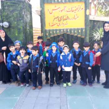 اردوی علمی – آموزشی  پیش دبستان - ( بازدید از مرکز آموزش گل و گیاه )