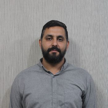  آقای رضایی نیا